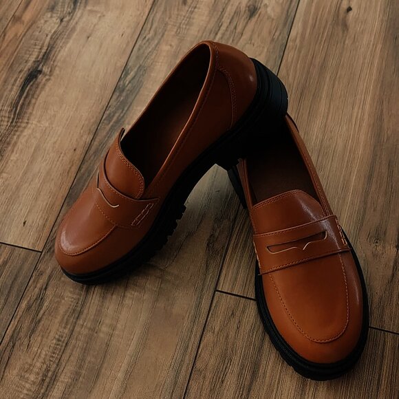 ZBY Women's Classic Brown Penny Loafers, Size 9. - Picture 8 of 16